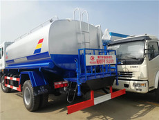 高效環(huán)保，專業(yè)守護——城市清潔與綠化好幫手 灑水車